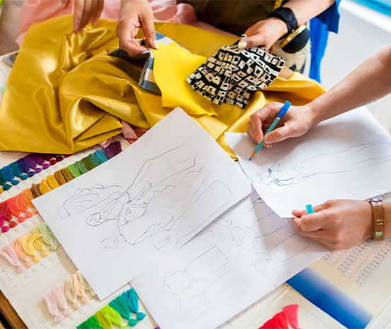 DEDICATED STRATEGY CONSULTANTS FOR FASHION BRANDS